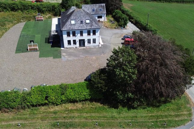 Trewithian House, Pontarsais, Carmarthen photo 4