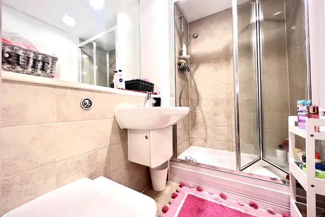 16, Aspect, Camberley photo 3