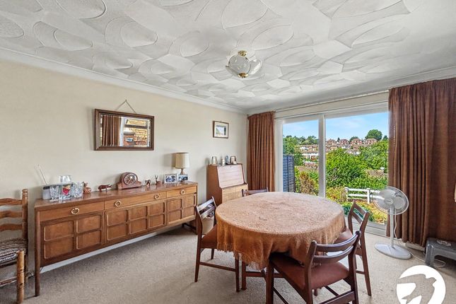 162, Snodhurst Avenue, Kent photo 4