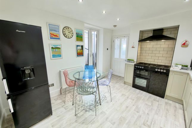 1, Ardfern, Gate Lane, Freshwater photo 4