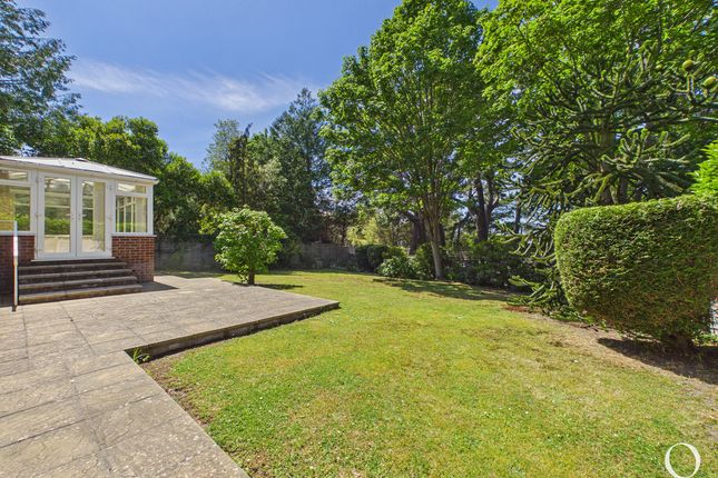 10, Avalon, Poole photo 4
