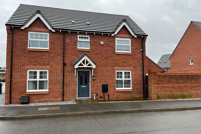 Detached house to rent in Bakersfield, Aspull, Wigan