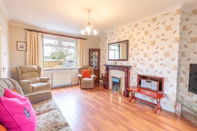 13 Gibb Street, Chapelhall, Airdrie photo 2