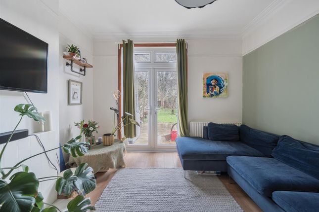 71, Liddell Gardens, London photo 3