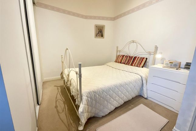 24 Fairview Court St. Martins Avenue, Scarborough photo 4