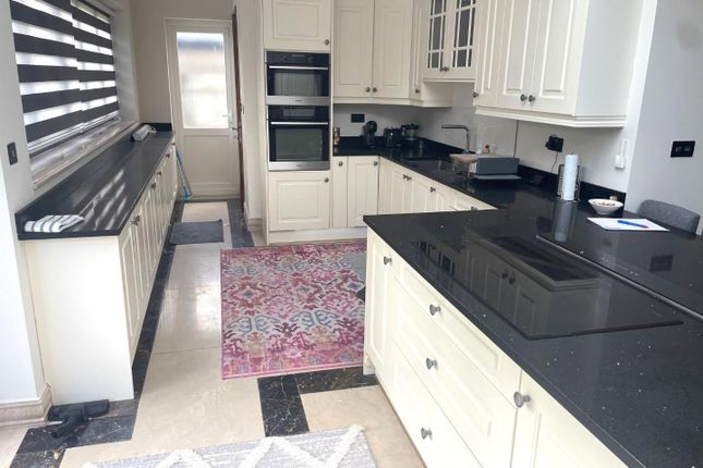 Kitchen.Jpg
