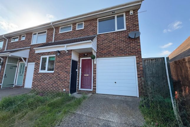 Thumbnail Property to rent in Corrigan Close, Bletchley, Milton Keynes