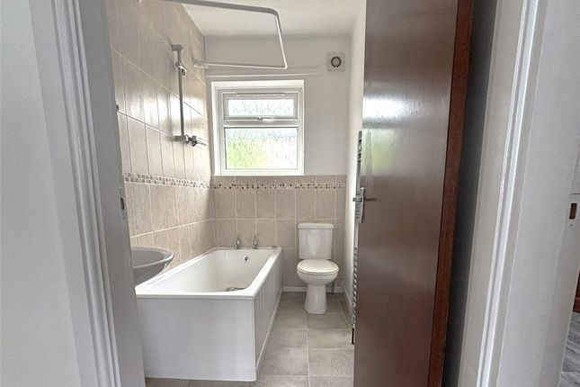 22, The Town, West Yorkshire photo 5