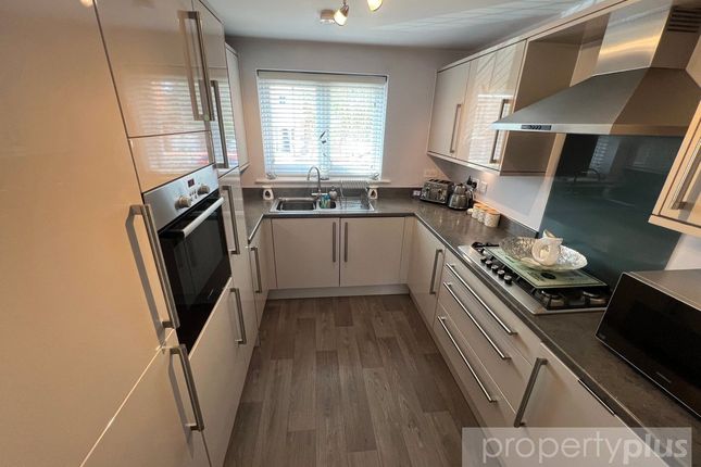 9, Highfields, Porth photo 3