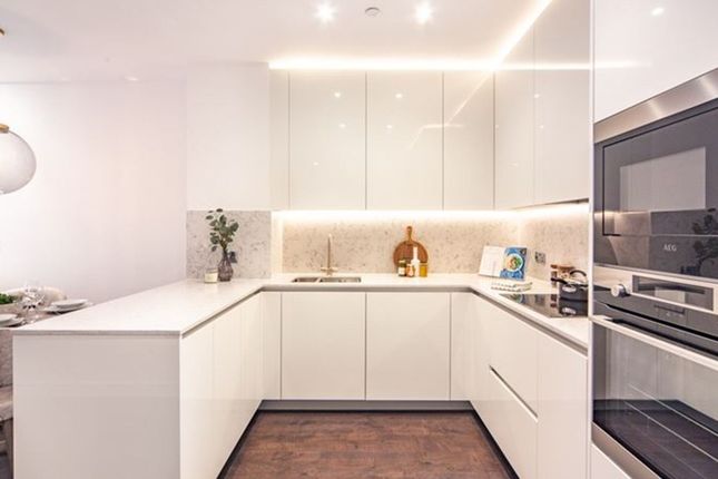 36 Thornes House, London photo 3