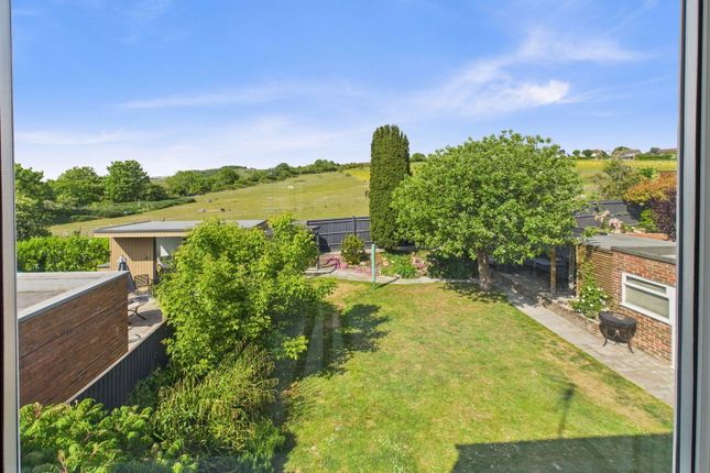 16, Lesser Foxholes, Shoreham-by-sea photo 2