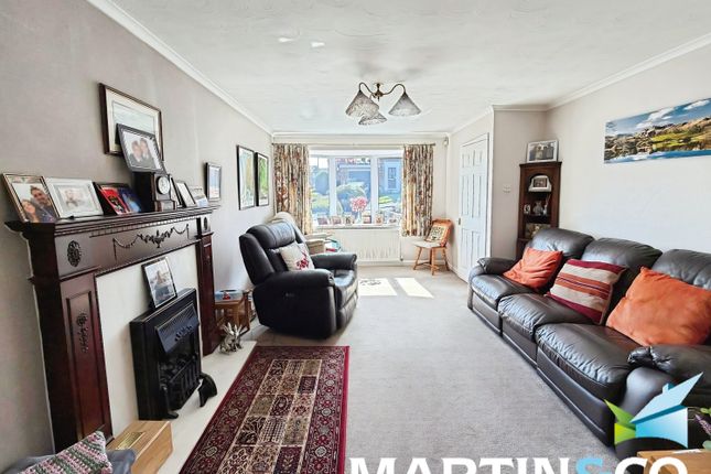 57, Glenfields, Wakefield photo 2