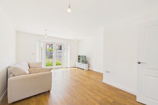 10, Foster Way, Kent photo 3
