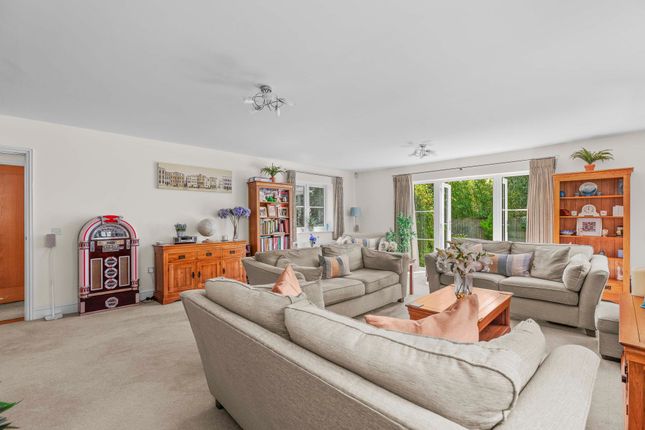 25 Willow Chase, High Wycombe photo 4