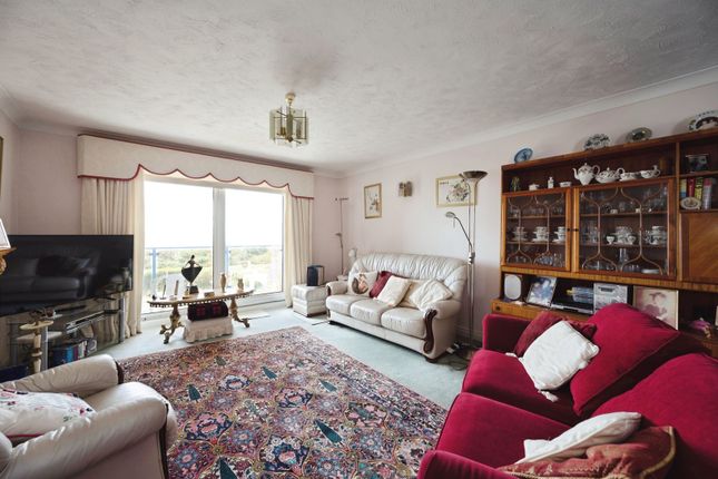 Flat 15 St. Catherines Court, 390, Sea Front, Hampshire photo 2