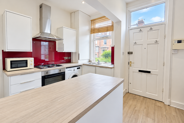 12 Royal Park View, Leeds photo 2