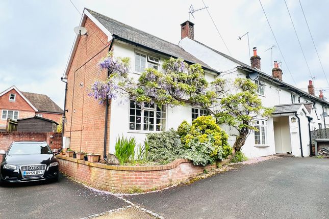 Thumbnail Cottage for sale in Petersfield Road, Greatham, Liss