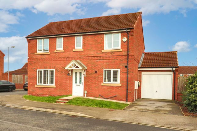 Thumbnail Detached house for sale in Hyde Park Road, Kingswood, Hull