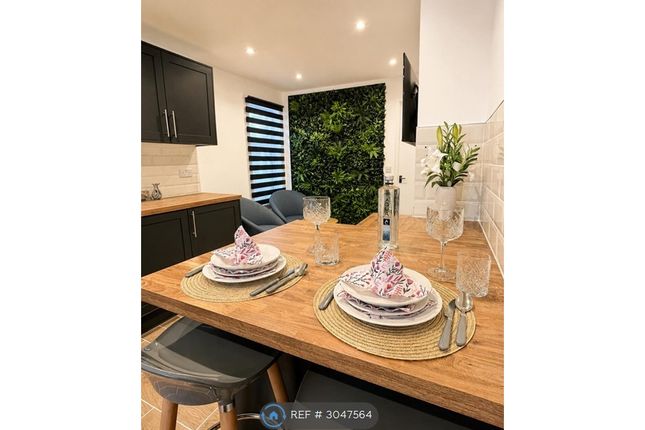 Flat, Swinley Lane, Wigan photo 4