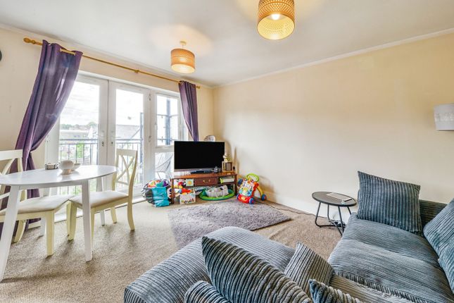 Flat for sale in Abercromby Avenue, High Wycombe
