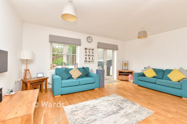 7, Longview Close, Faversham photo 3