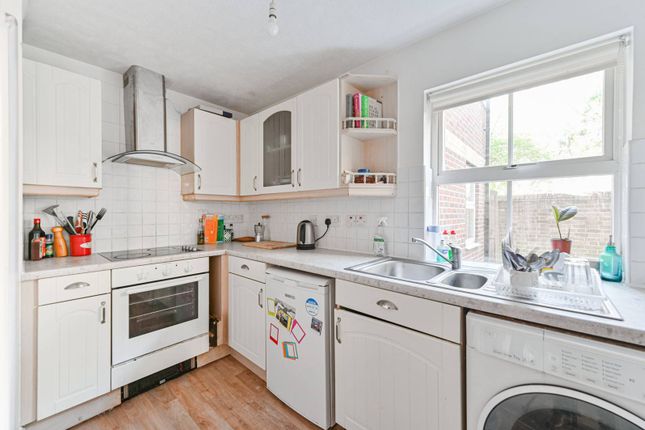 Thumbnail Flat for sale in Woods Road, Peckham, London