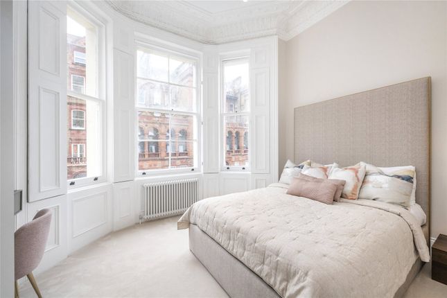 Flat for sale in Ashburn Gardens, Earls Court