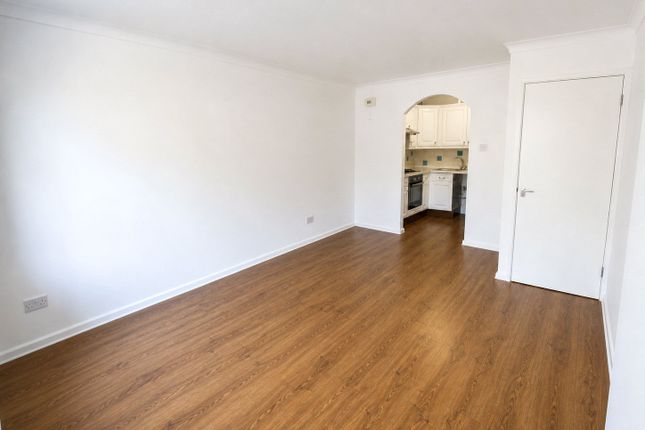 27, Downfield Close, Devon photo 2