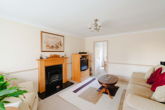 2 Warren Close, Bristol photo 4