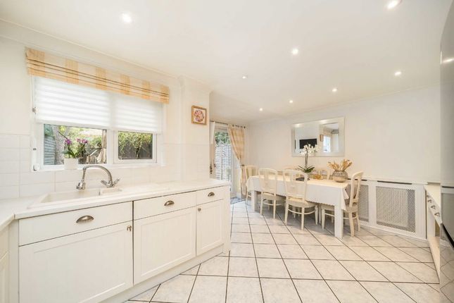 203, Plough Way, London photo 4