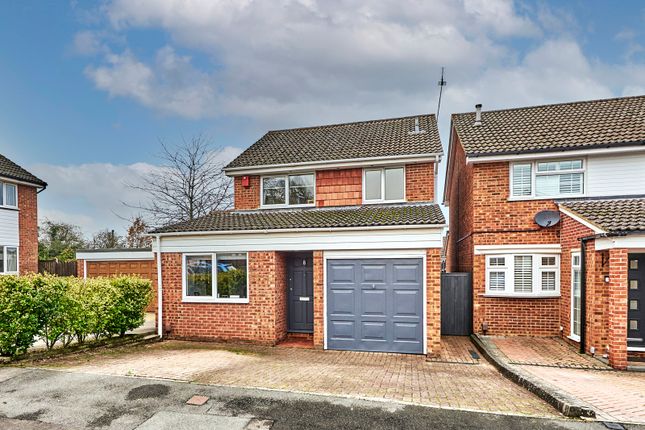 Thumbnail Detached house for sale in Fovant Close, Harpenden, Hertfordshire
