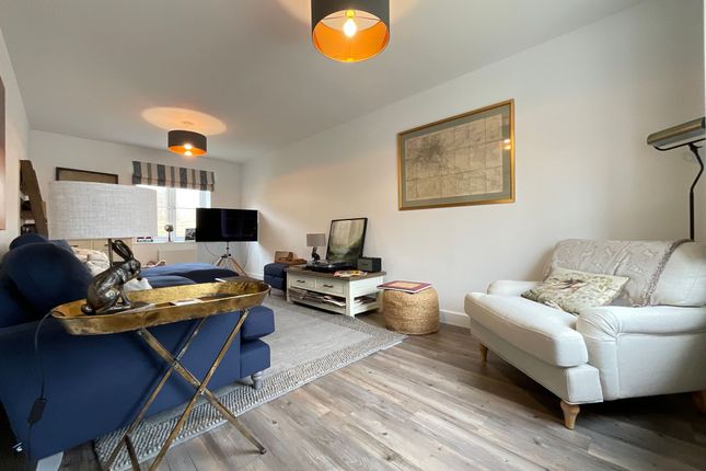 34 Iris Close, Scarborough photo 3