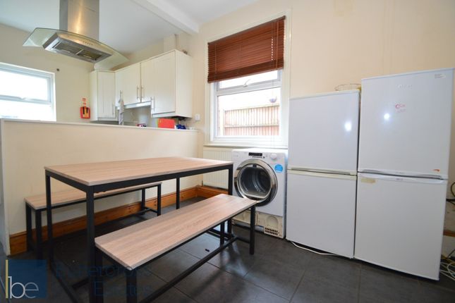 Room 4, 26 Victoria Street, Newark photo 5