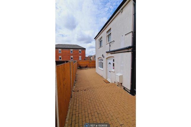 Thumbnail End terrace house to rent in Jubilee Street, Luton