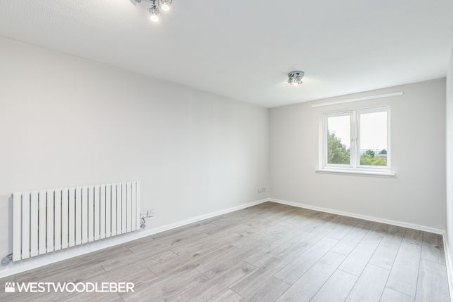 25 Castile Court, Eleanor Way, Waltham Cross photo 2