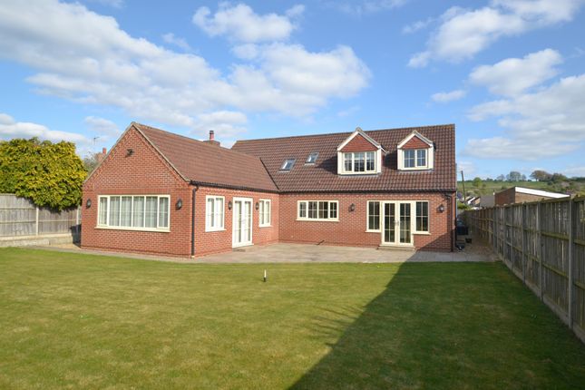 4-bed house on Tweedsdale, Aviary Close, Grantham, £2,250/mo