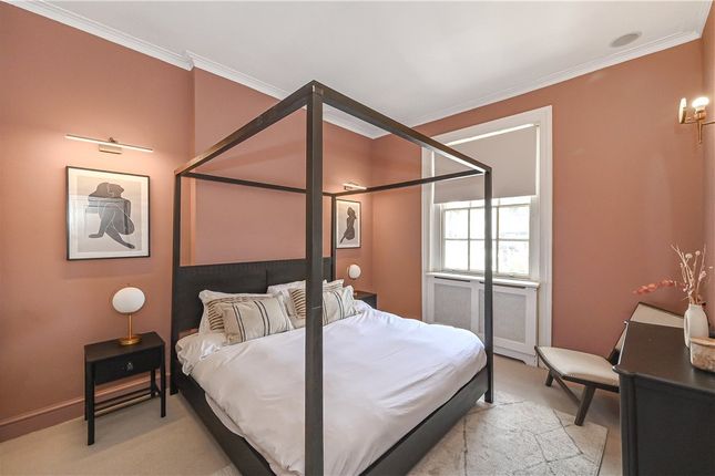 Flat for sale in Sussex Gardens, London