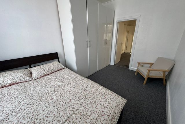 1st Floor Flat, 43a, King Street, Southall photo 4