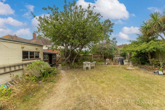 36, North Drive, Great Yarmouth photo 2