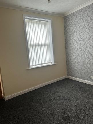 Holly Street, Burnley photo 4