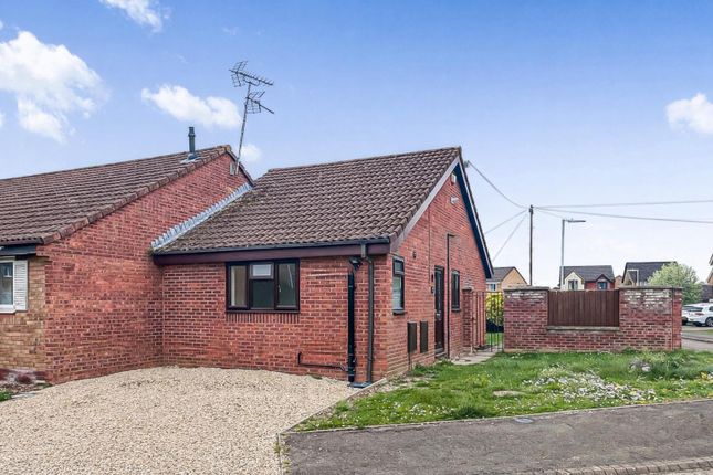 2-bed house on 77, The Willows, Gloucester, £205,000