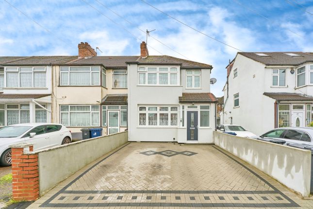 End terrace house for sale in Beatrice Road, Southall