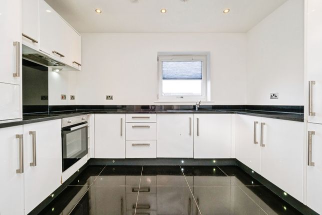 76, Shingly Place, London photo 2
