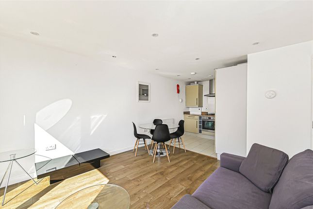 Flat 403, Lime View Apartments, 2, John Nash Mews, London photo 4