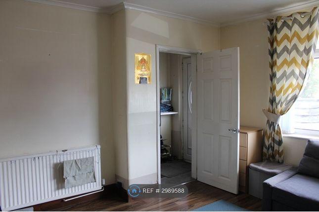 Calder Drive, Swinton, Manchester photo 4