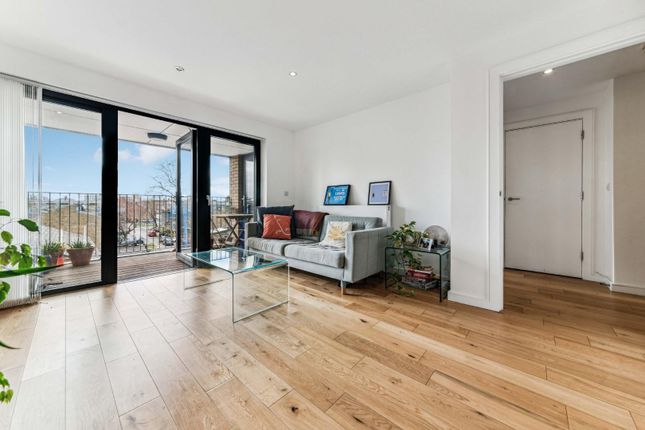 Flat for sale in Cowley Road, London