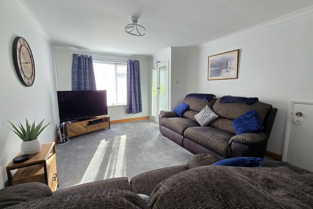 4, Castle Rise, Saltash photo 3
