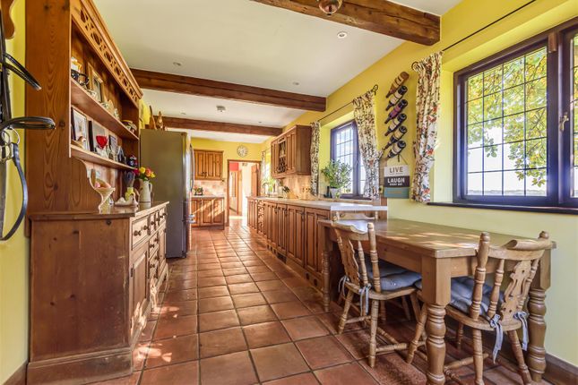 OAK TREE COTTAGE, Red Barn Lane, Ewell Minnis photo 3