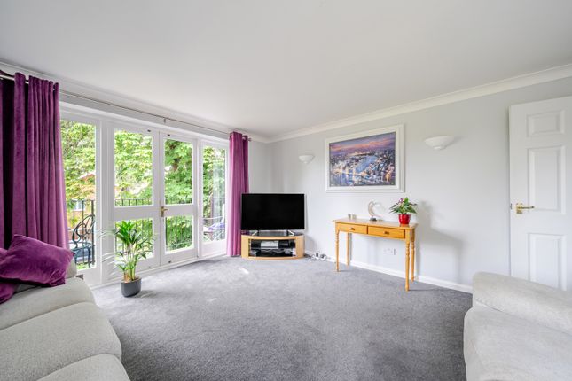 Flat 6 Ruxley Court,, West Hill Road, Surrey photo 3