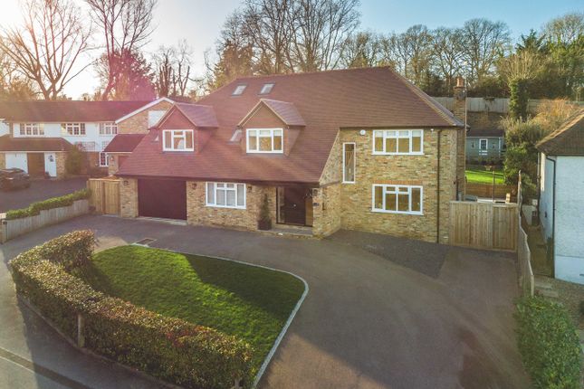 Thumbnail Detached house for sale in Woodlands Close, Gerrards Cross